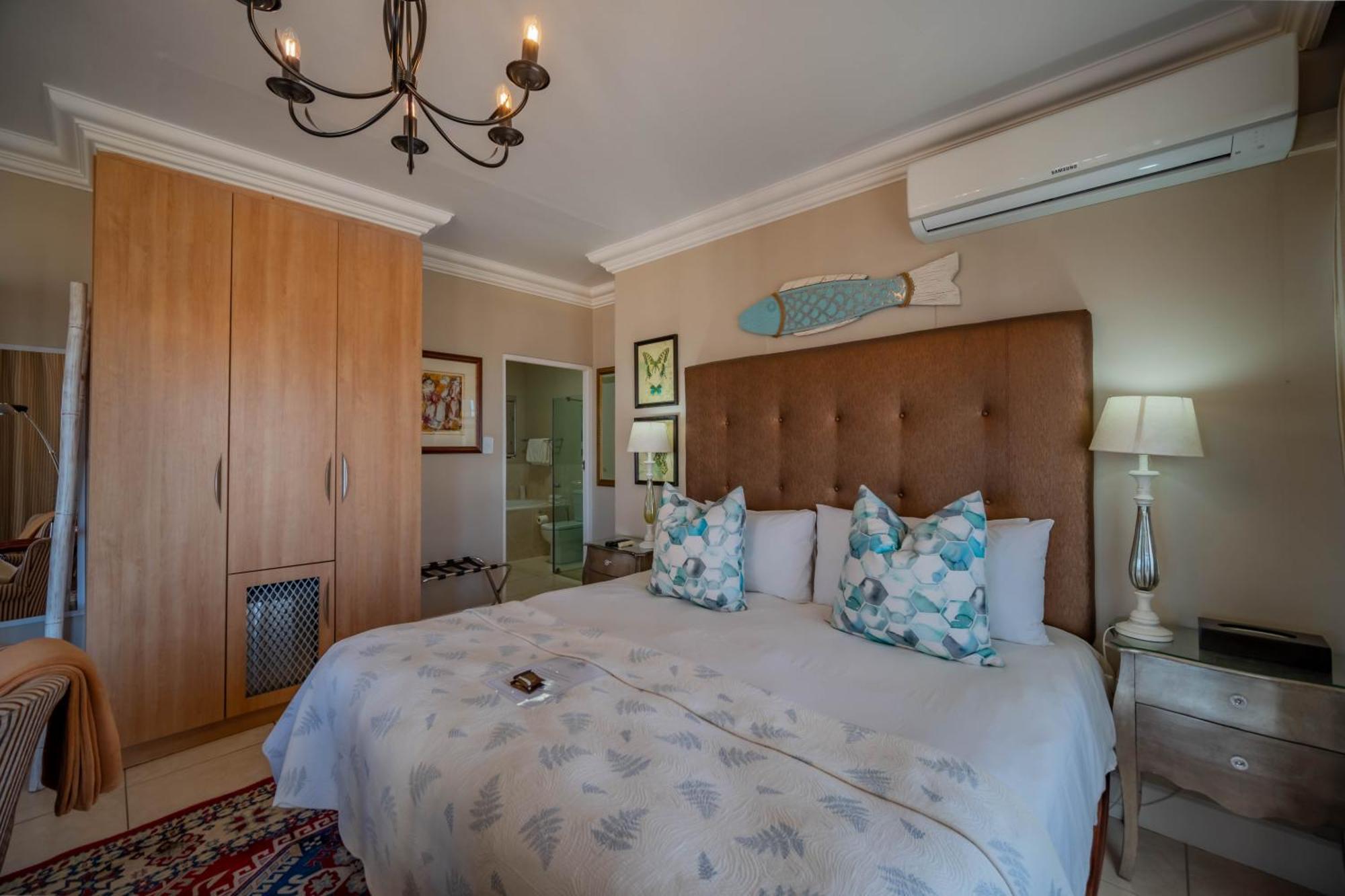 On The Beach Guesthouse Джеффріс-Бей Екстер'єр фото